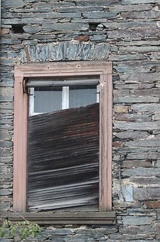 shutters-1985094  340